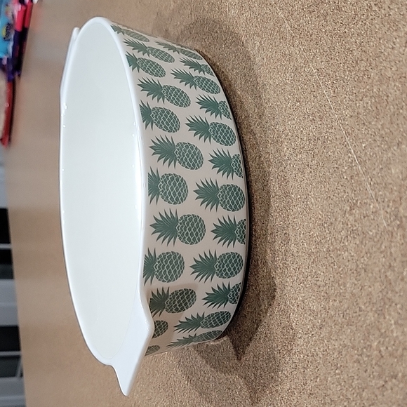 Grace Porcelain Pineapple Casserole Dish!! - Picture 2 of 10